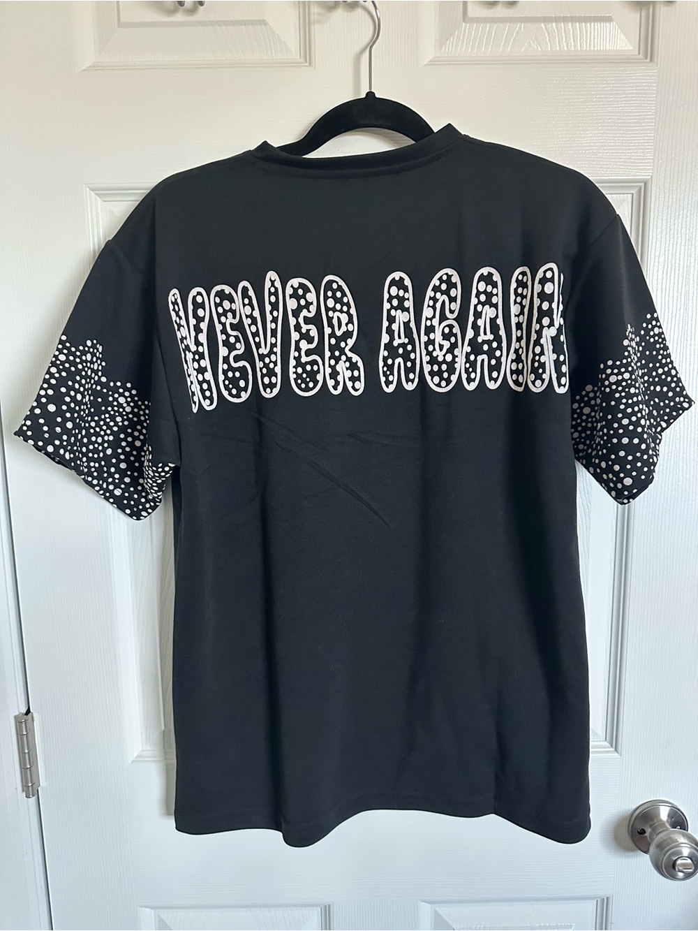 EN&10 Black Crewneck Tee new Small dots on sleeves